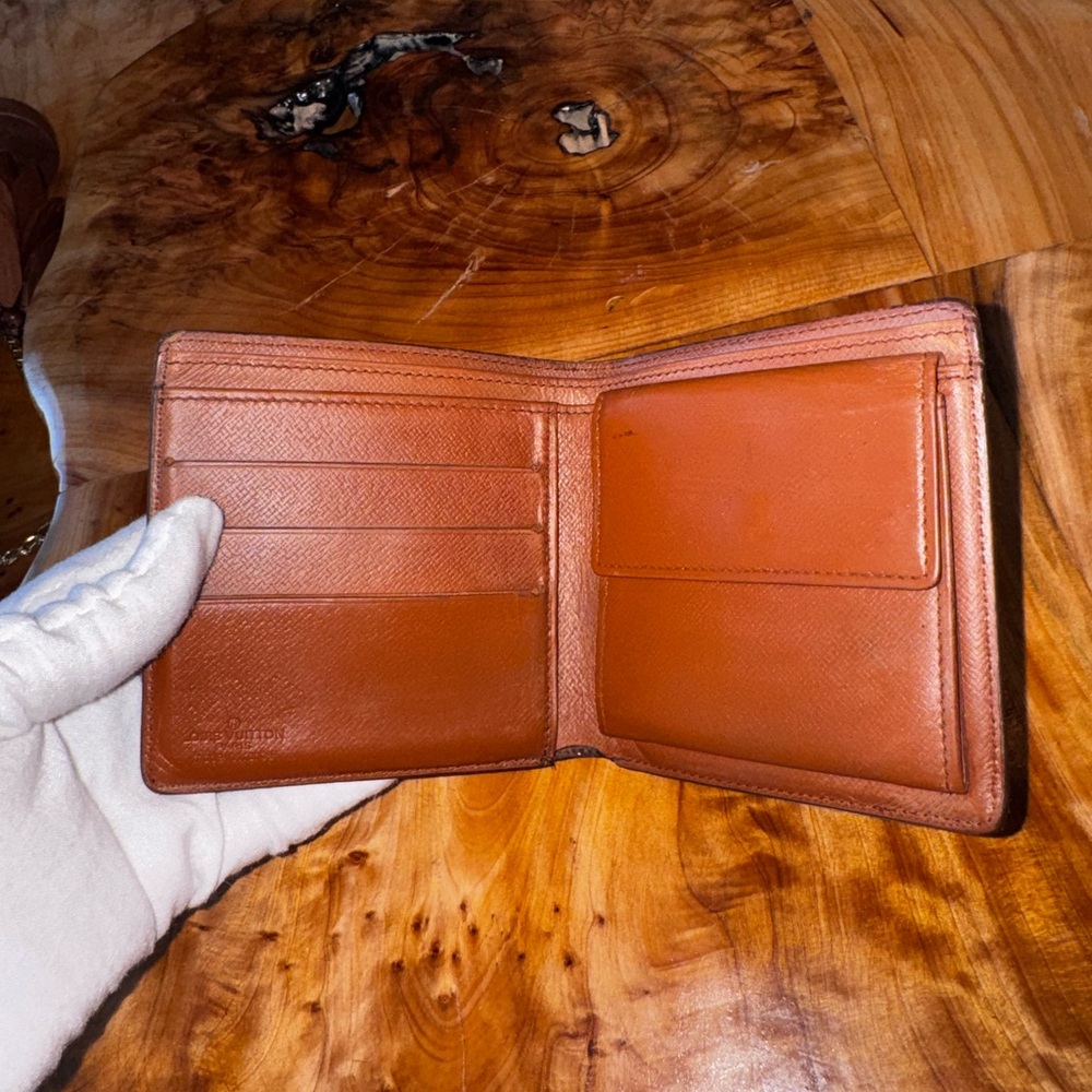 Louis Vuitton men’s monogram, brown bifold wallet vintage - Picture 9 of 13